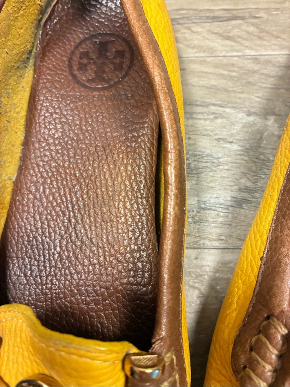 Tory Burch Daria Soft Leather Loafers Mocassin Gold Logo Accent - Picture 11 of 13